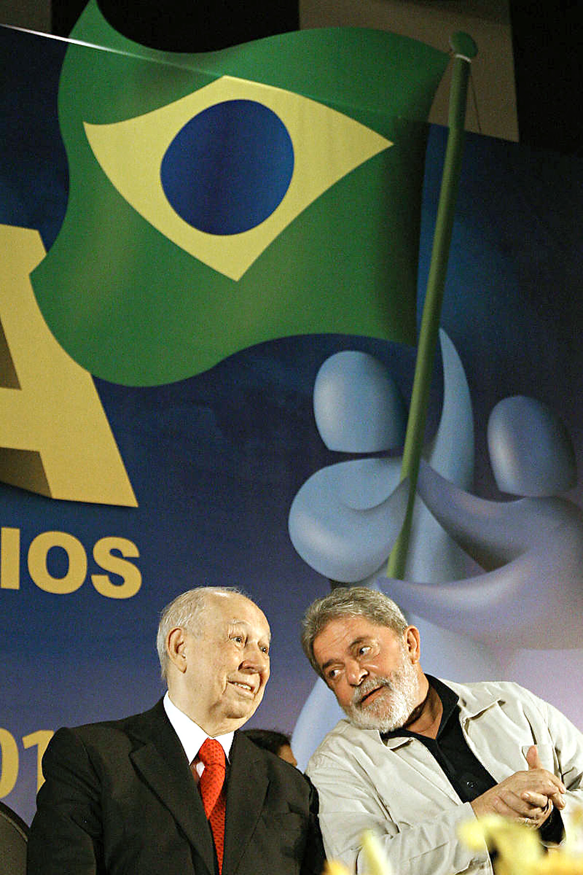 Jos Alencar e Lula <a style='float:right;color:#ccc' href='https://www3.al.sp.gov.br/repositorio/noticia/03-2011/jose-alencar e lula.jpg' target=_blank><i class='bi bi-zoom-in'></i> Clique para ver a imagem </a>